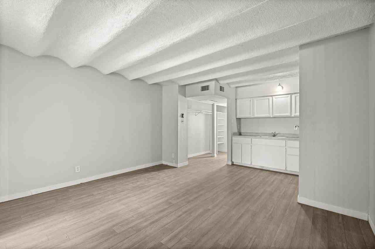 Nova Peak - Photo 5 of 36