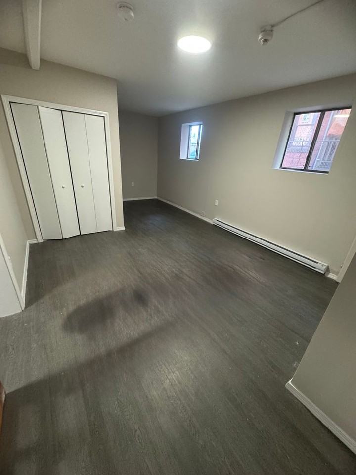 590 WETHERSFIELD AVE - Photo 7 of 16