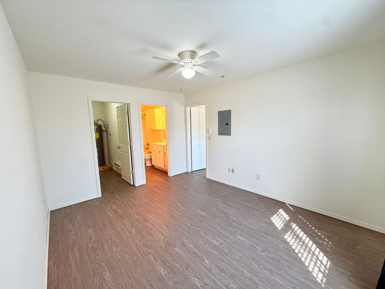 Cedar Creek Apartment Homes - Photo 4 of 11