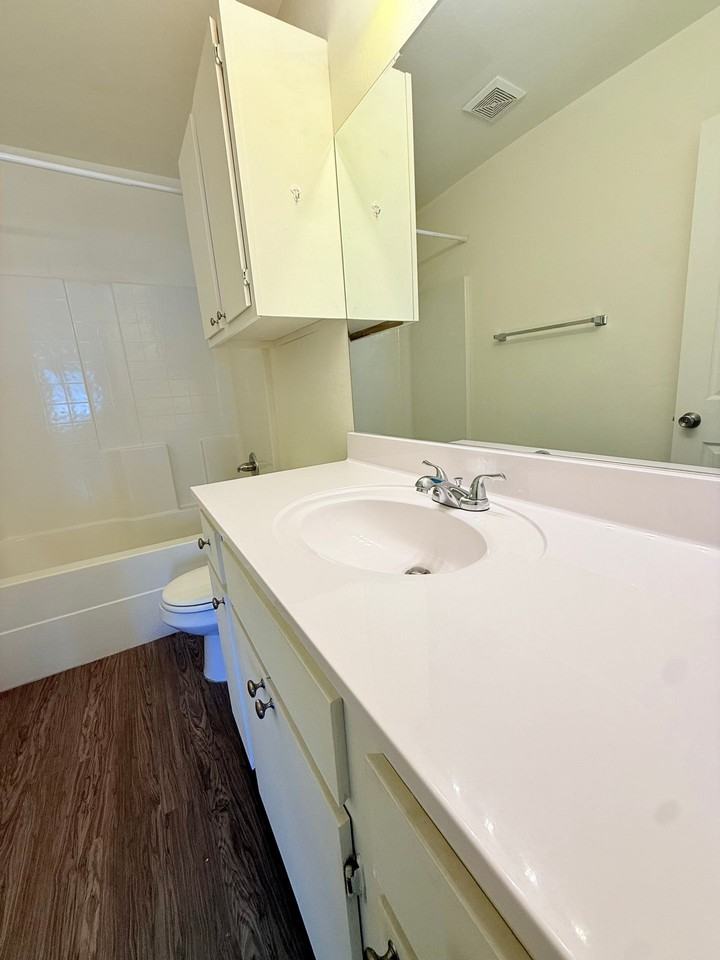 Cedar Creek Apartment Homes - Photo 7 of 11