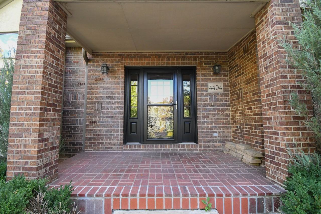 4404 South Yellowstone Lane - Photo 2 of 50