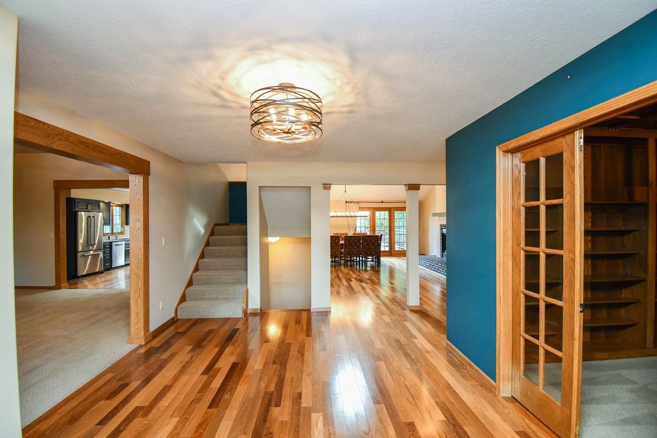 4404 South Yellowstone Lane - Photo 4 of 50