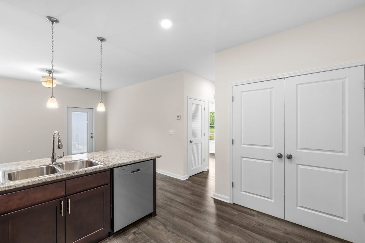 East Meadows Apartment Homes - Photo 7 of 27