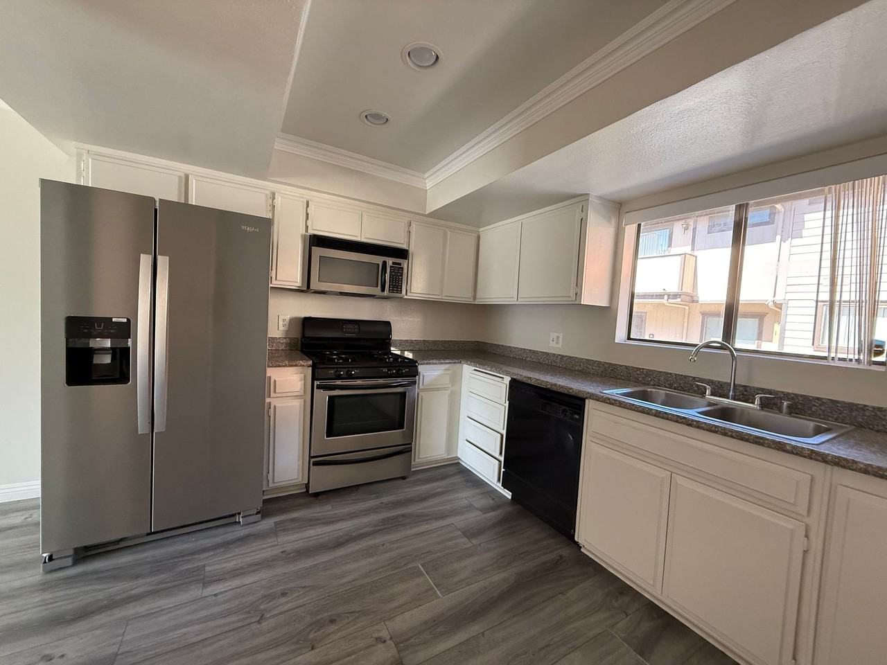 Agoura Carriage House LLC - Photo 5 of 50