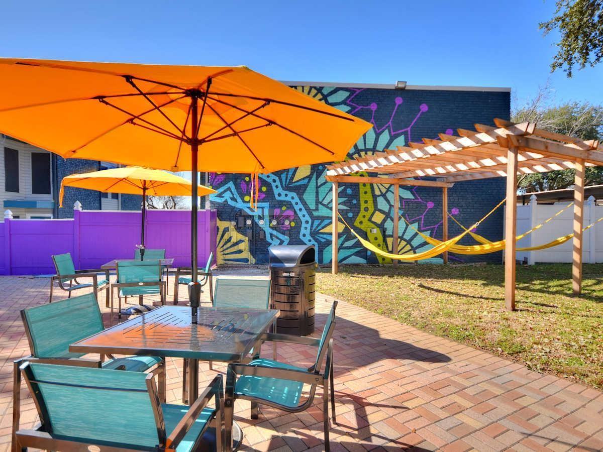 1212 Westheimer Drive - Photo 6 of 18