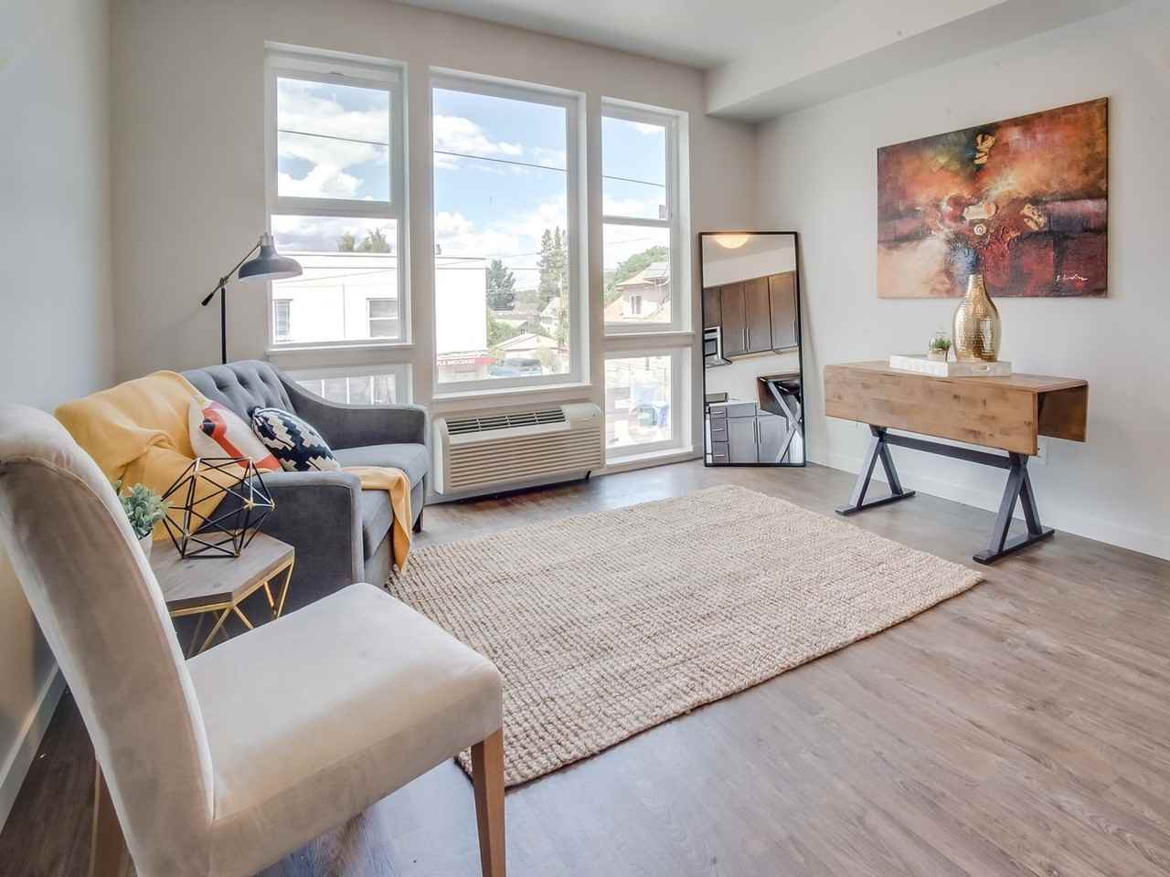 1308 NE Dekum St - Photo 6 of 30