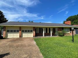 featured image of 2710 Higgins St