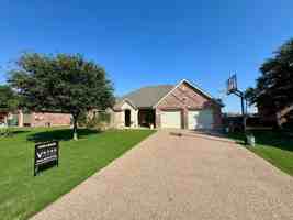 featured image of 124 Country Lakes Dr