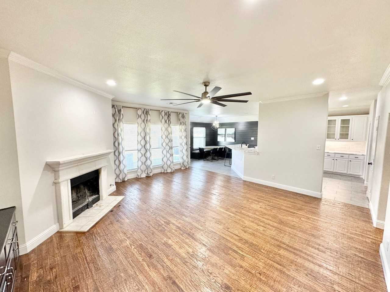 124 Country Lakes Dr - Photo 2 of 42