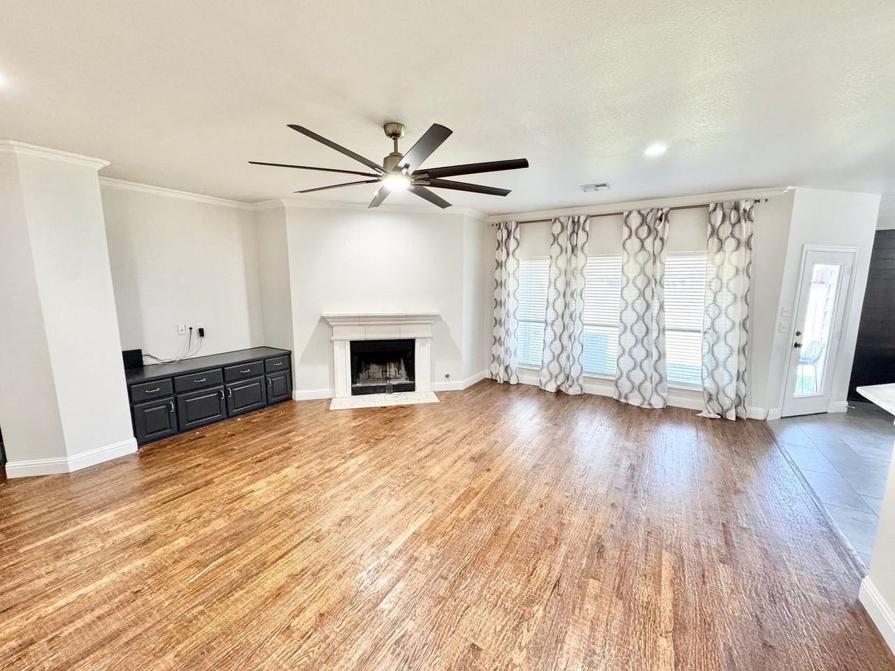 124 Country Lakes Dr - Photo 3 of 42