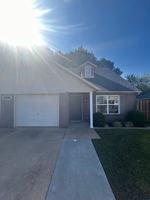 featured image of 3403 Southwest Victoria Place