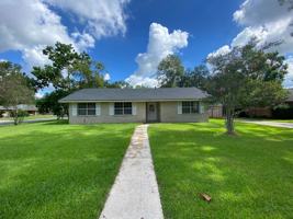 featured image of 1006 E Hazel St