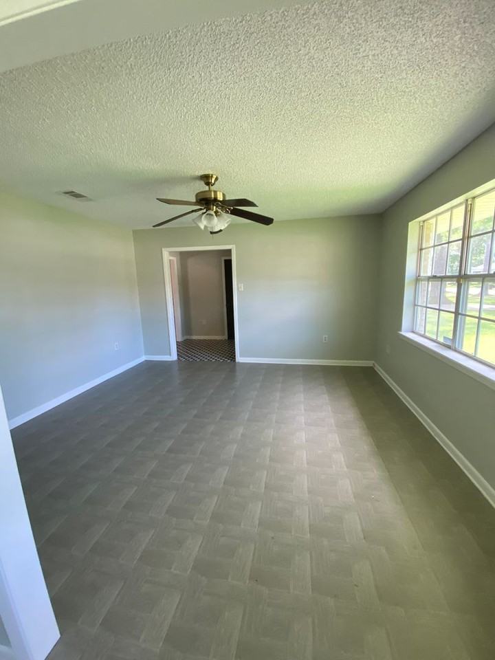 1006 E Hazel St - Photo 2 of 16