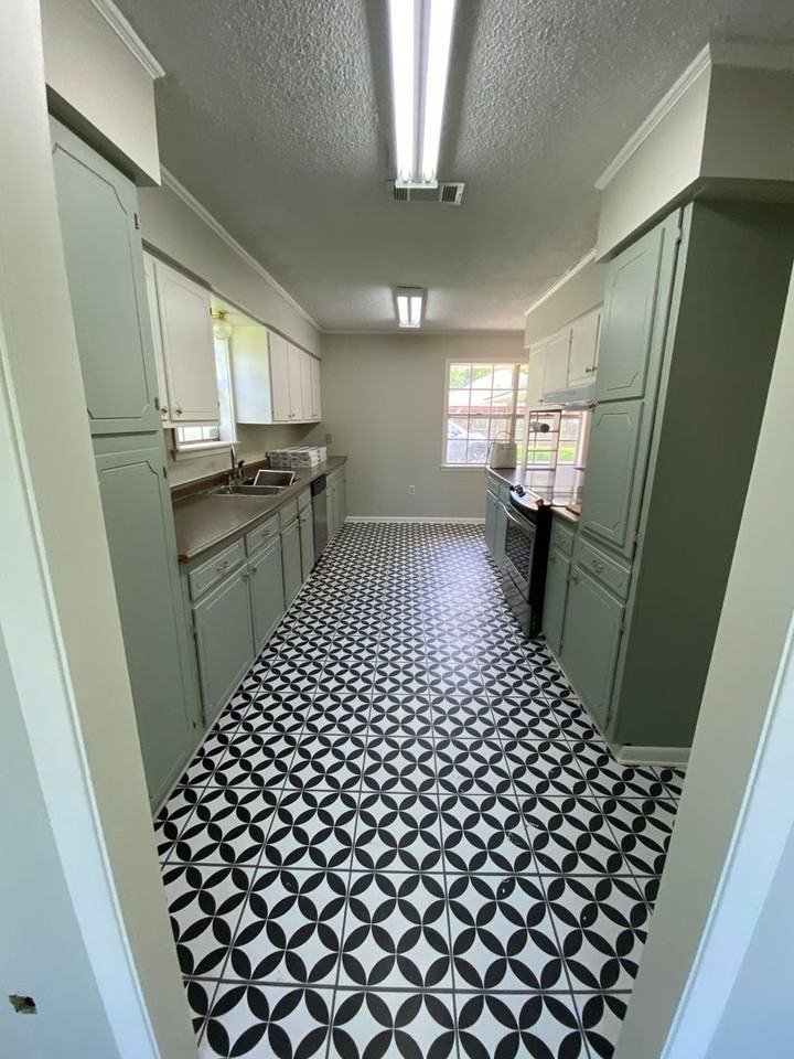 1006 E Hazel St - Photo 3 of 16
