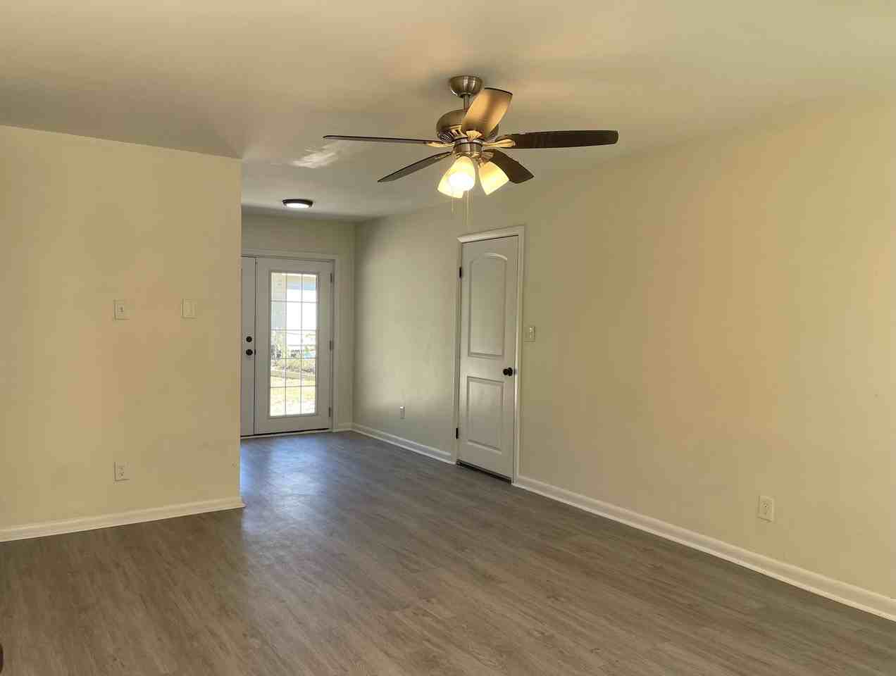 636 Jeb Stuart Dr - Photo 3 of 13