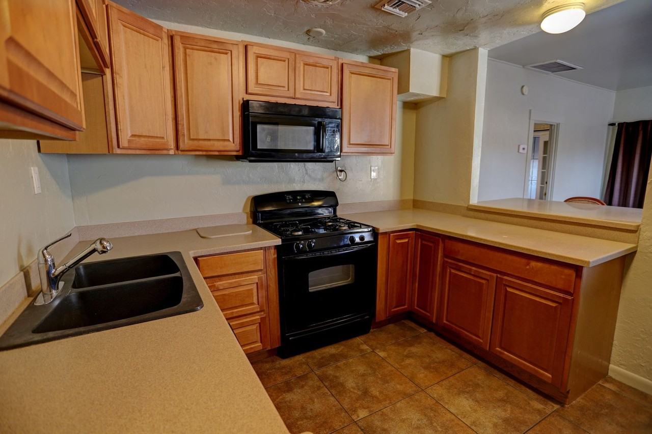 1348 N. Euclid Ave. - Photo 7 of 16