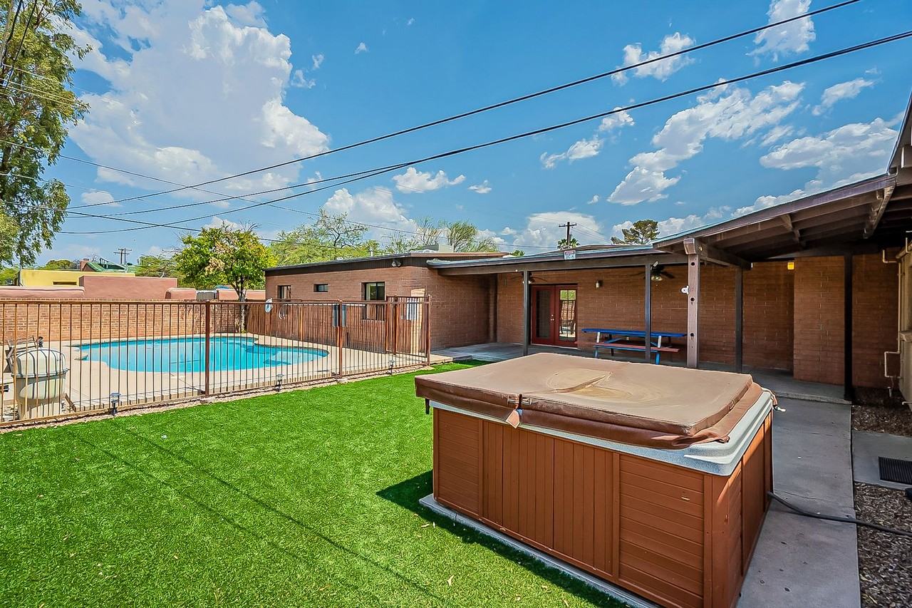 2102 N. Norton Ave. - Photo 4 of 37