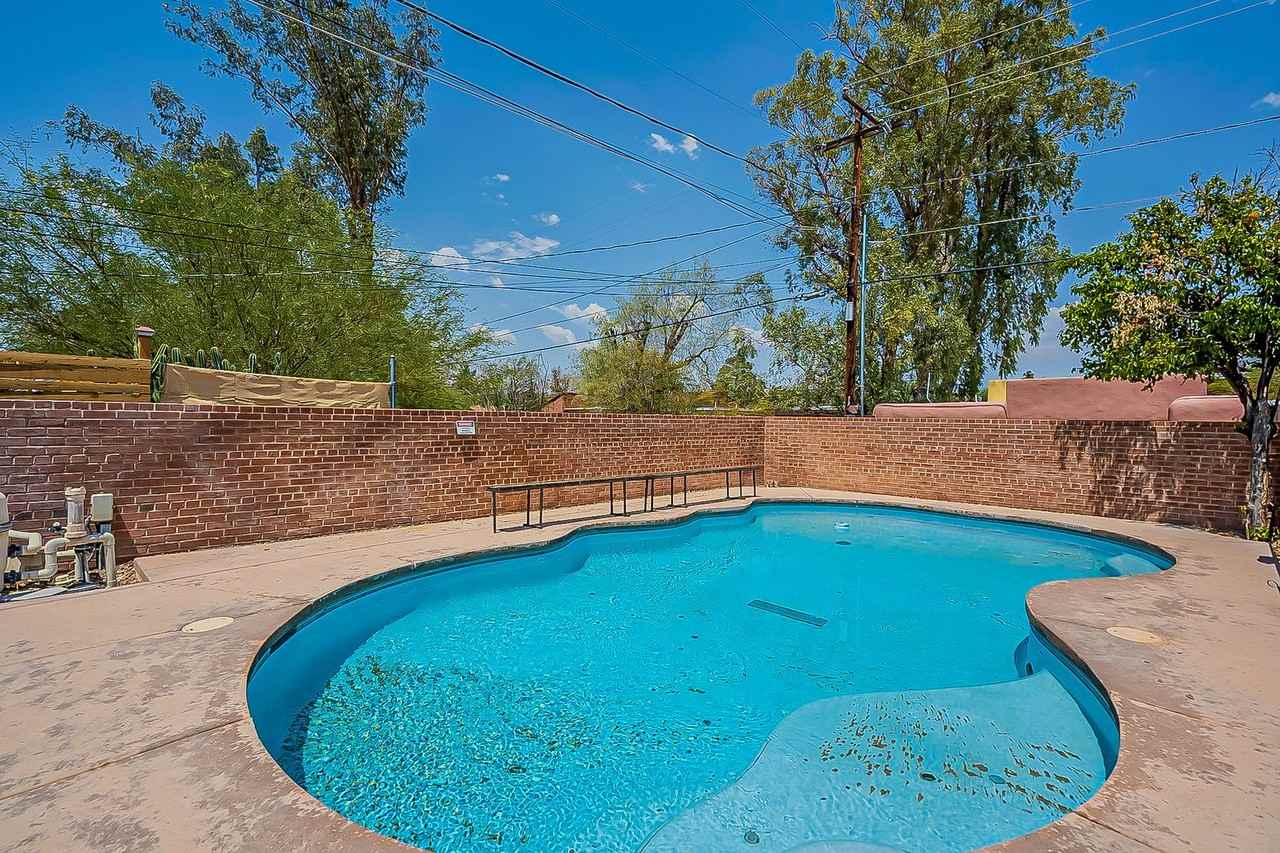 2102 N. Norton Ave. - Photo 7 of 37