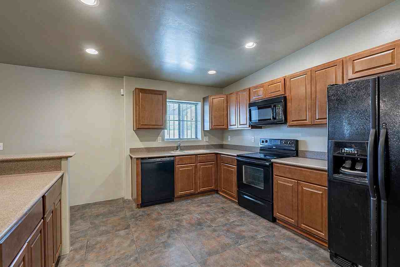 309 S. Martin Ave. - Photo 6 of 44