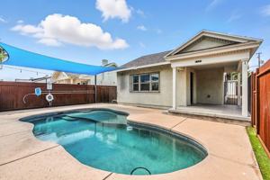 featured image of 1117 E 8th St