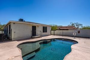 featured image of 1736 E 8th St