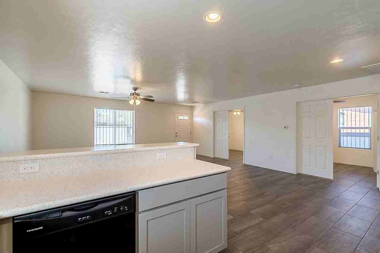 1736 E. 8th St. - Photo 5 of 39