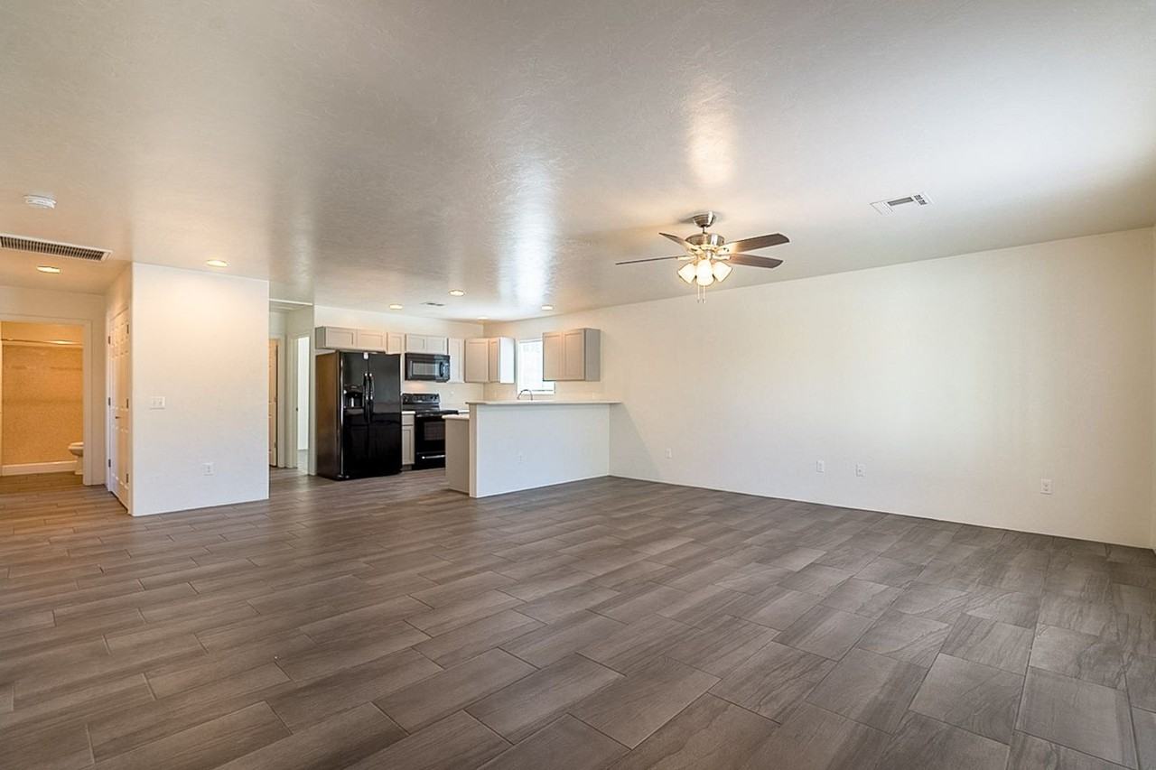 1736 E. 8th St. - Photo 2 of 39