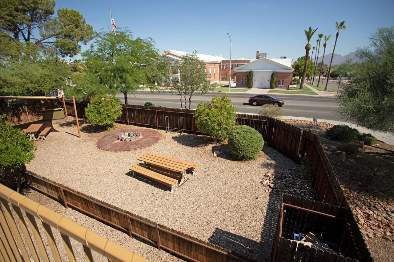 1055 N. 3rd Ave. - Photo 7 of 21