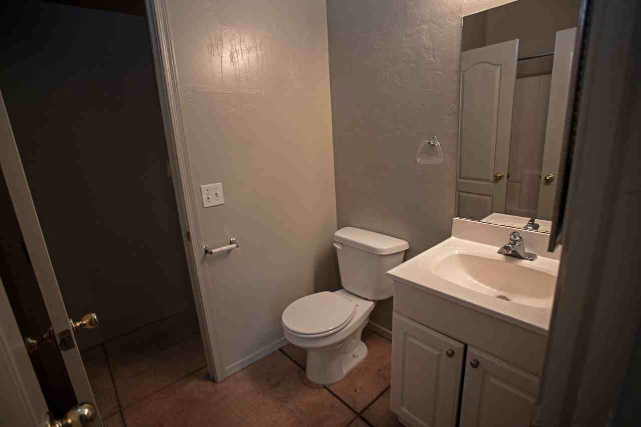 1441 E. 8th St. - Photo 5 of 37