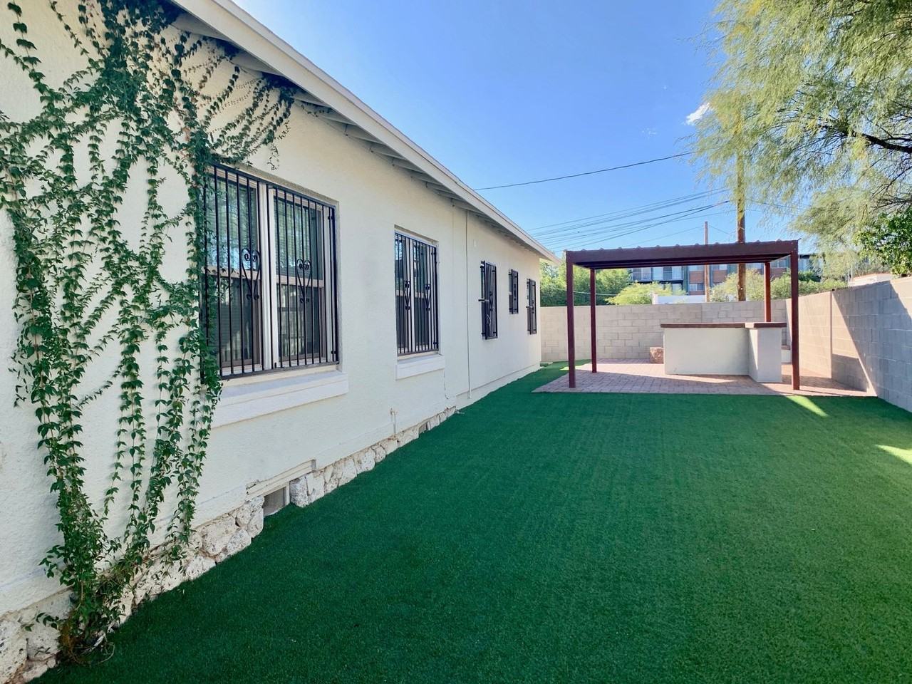 223 N. Mountain Ave. - Photo 4 of 18