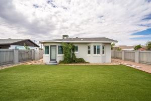 featured image of 2000 E 10th St