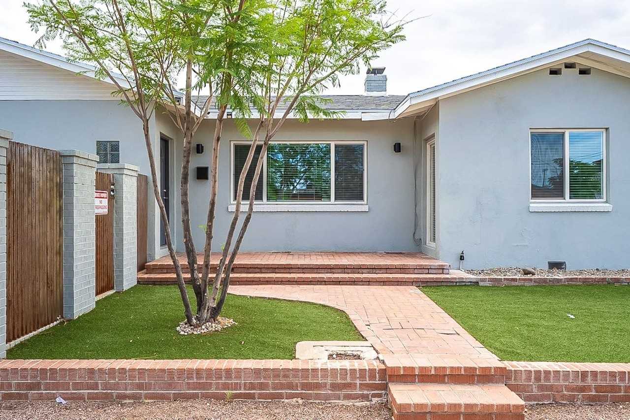 2000 E. 10th St. - Photo 2 of 49