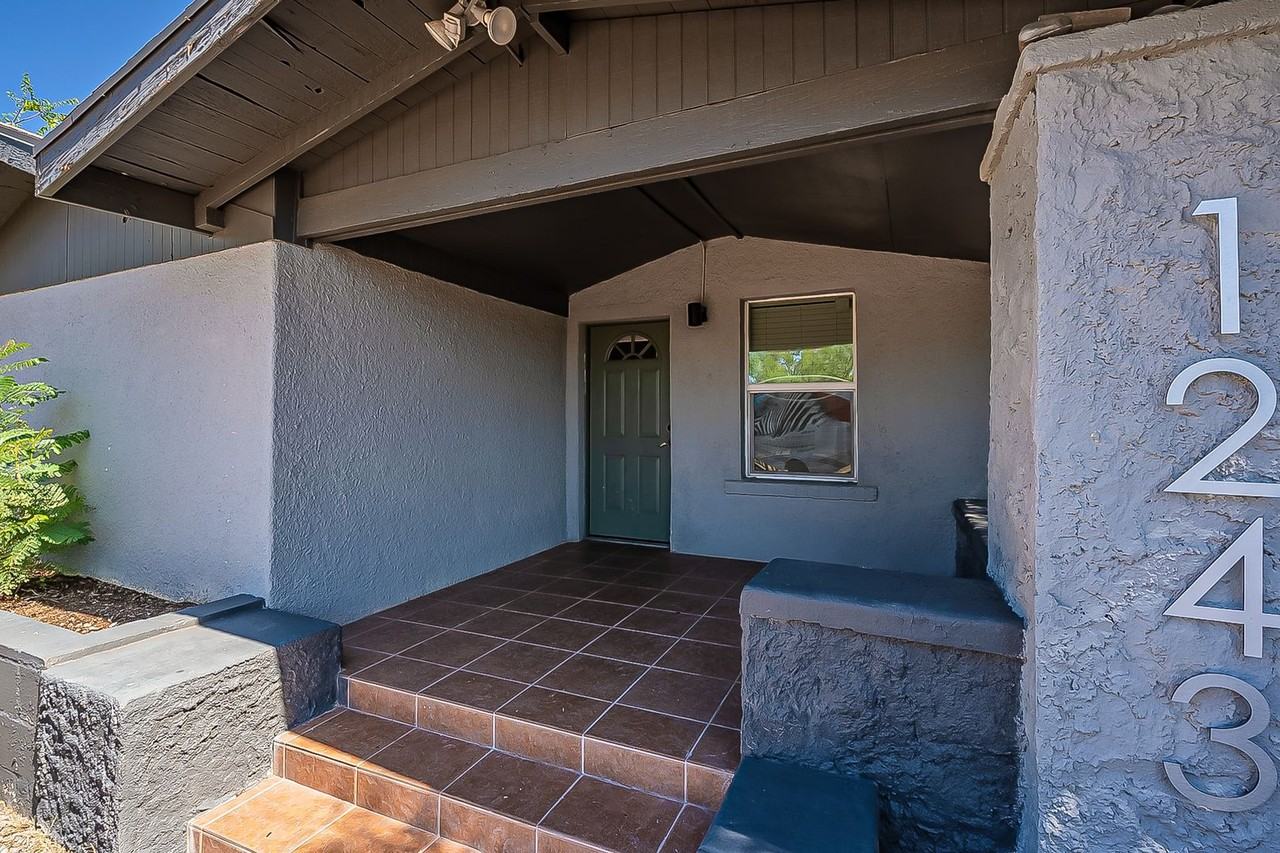 1243 E. Waverly St. - Photo 2 of 34