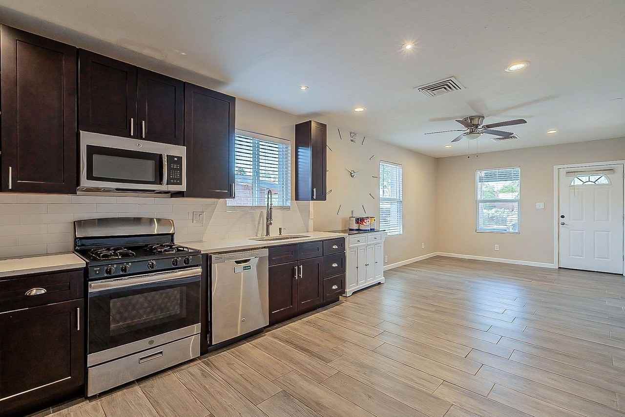 1243 E. Waverly St. - Photo 6 of 34