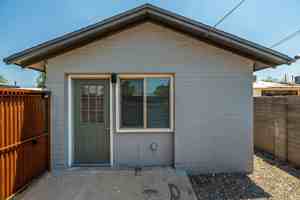 featured image of 1243 E Waverly St