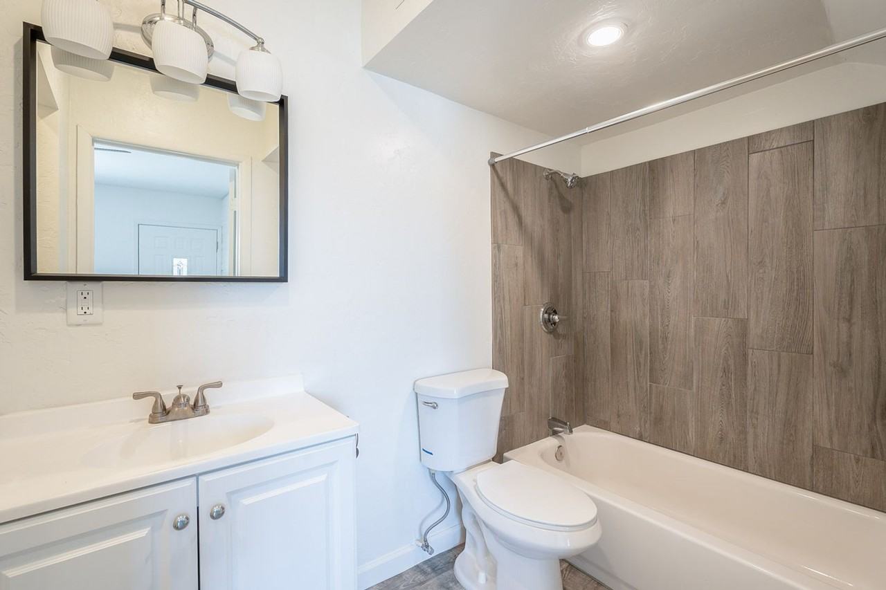 1309 N. Park Ave. - Photo 4 of 50