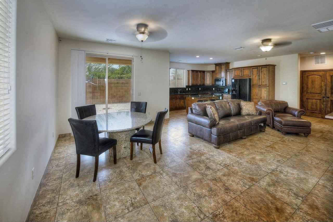 2600 E. Lee St. - Photo 3 of 10