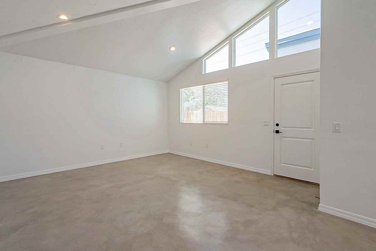 1043 & 1045 N. 2nd Ave. - Photo 7 of 17