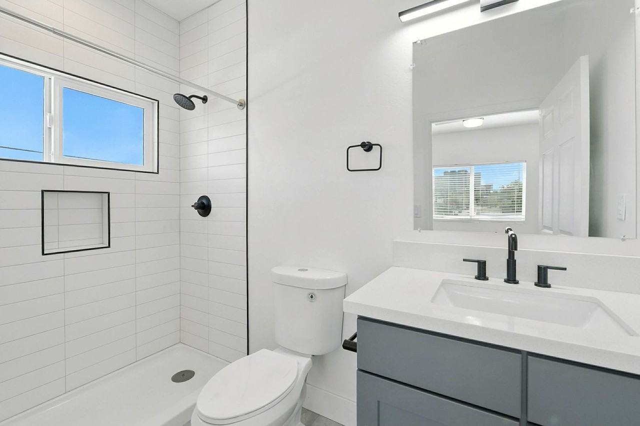 1310 E. Elm St. - Photo 7 of 29