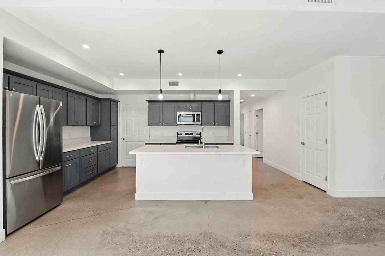 1310 E. Elm St. - Photo 3 of 29