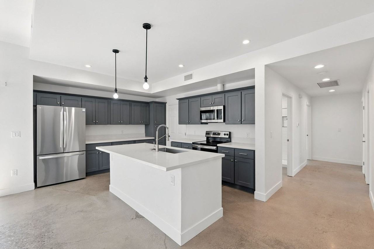 1310 E. Elm St. - Photo 2 of 29