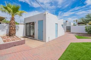 featured image of 2316 E 4th St