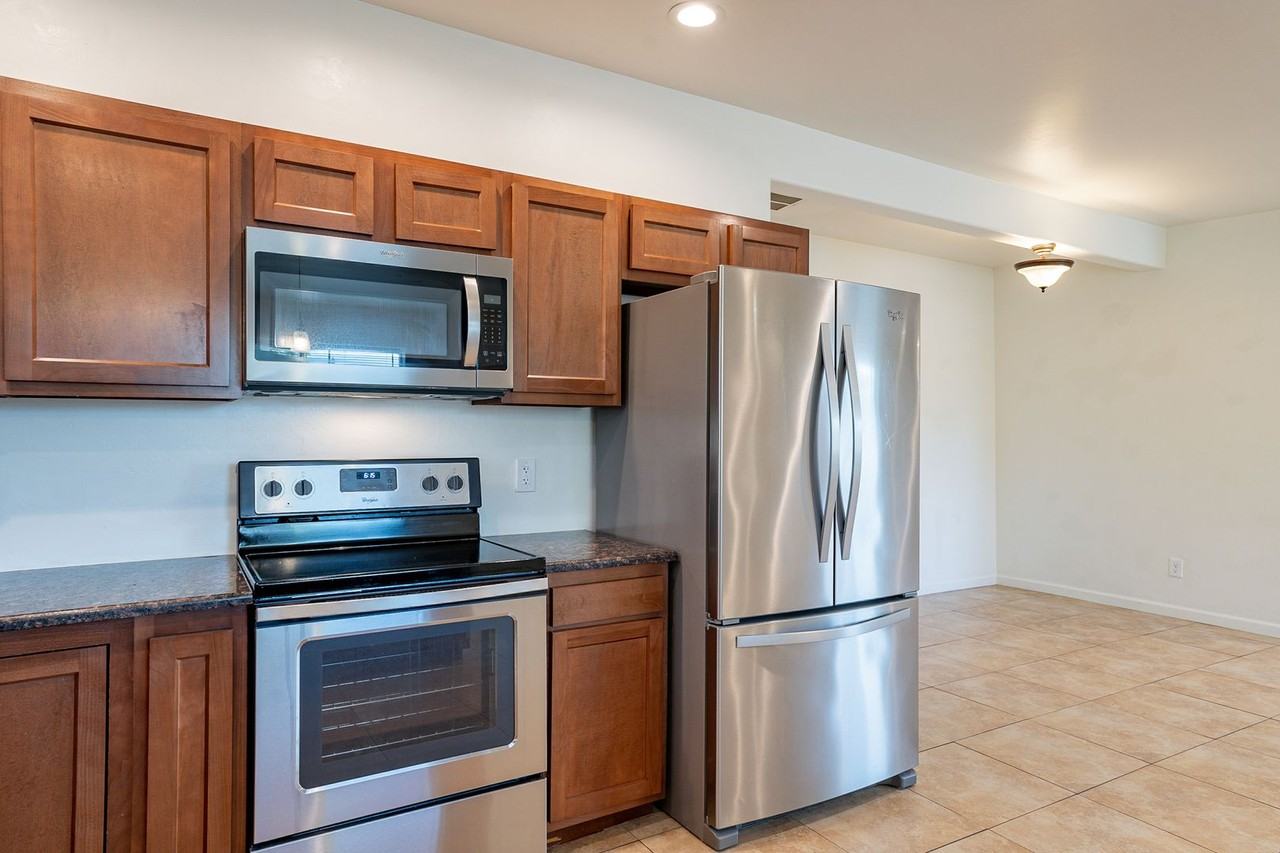 436 E Waverly St - Photo 5 of 30