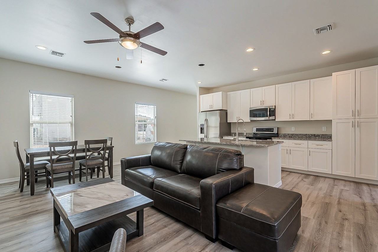 1425 N. Euclid Ave. - Photo 2 of 47