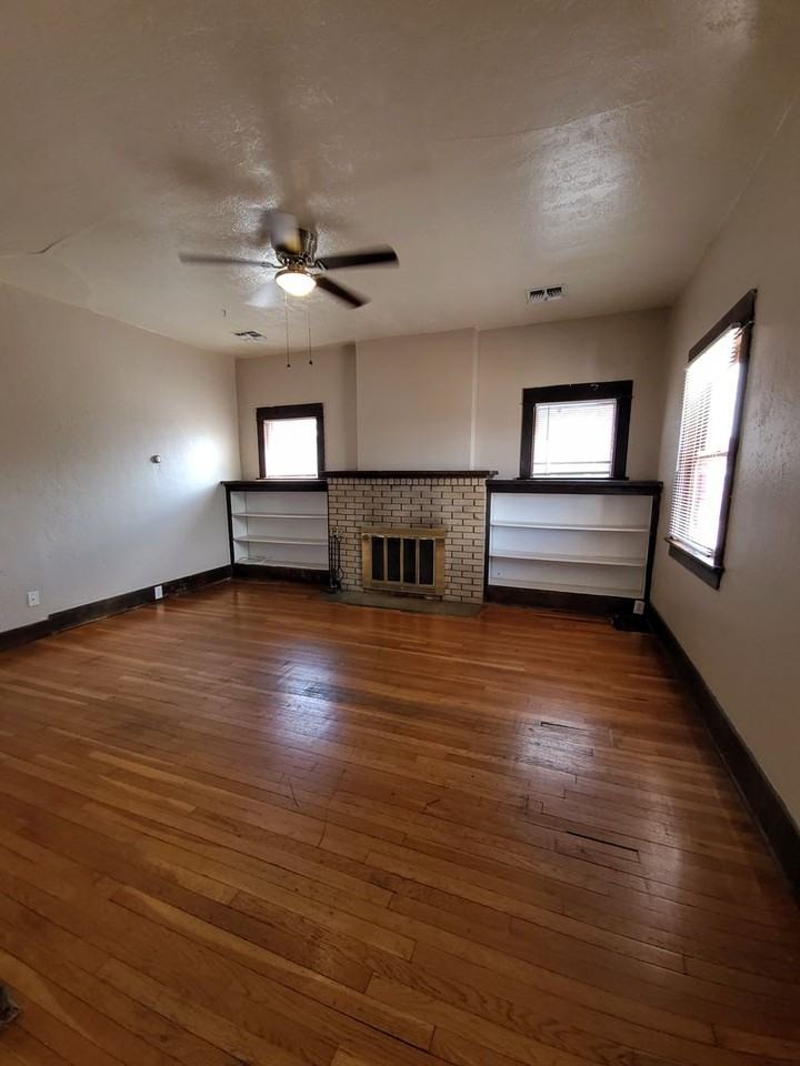 1137 E. Elm St. - Photo 4 of 26