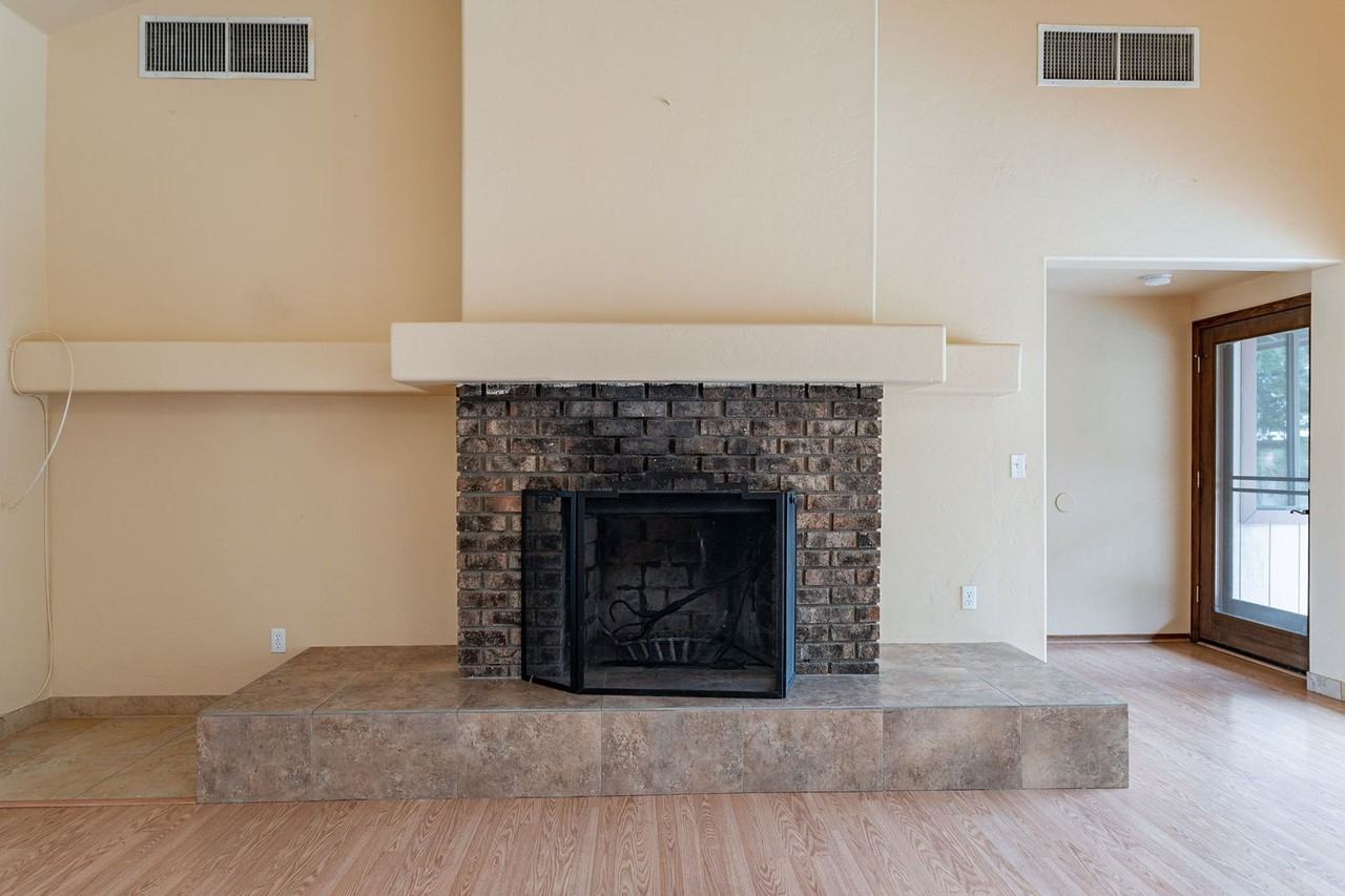 2240 E. Mitchell St. - Photo 4 of 50