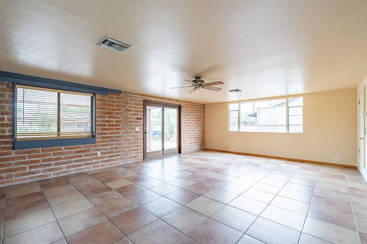 2240 E. Mitchell St. - Photo 6 of 50