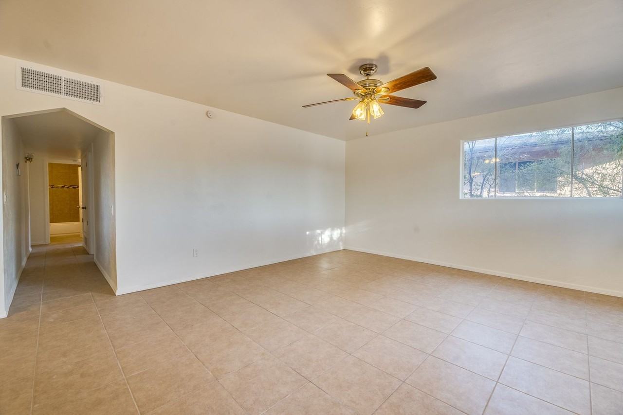 2940 N. Cherry Ave. - Photo 5 of 27