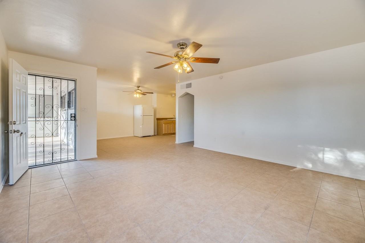 2940 N. Cherry Ave. - Photo 6 of 27