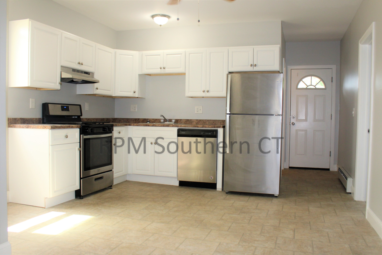 793 Madison Ave - Photo 2 of 11